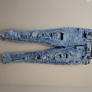 Distressed High Rise Ankle Jeggings